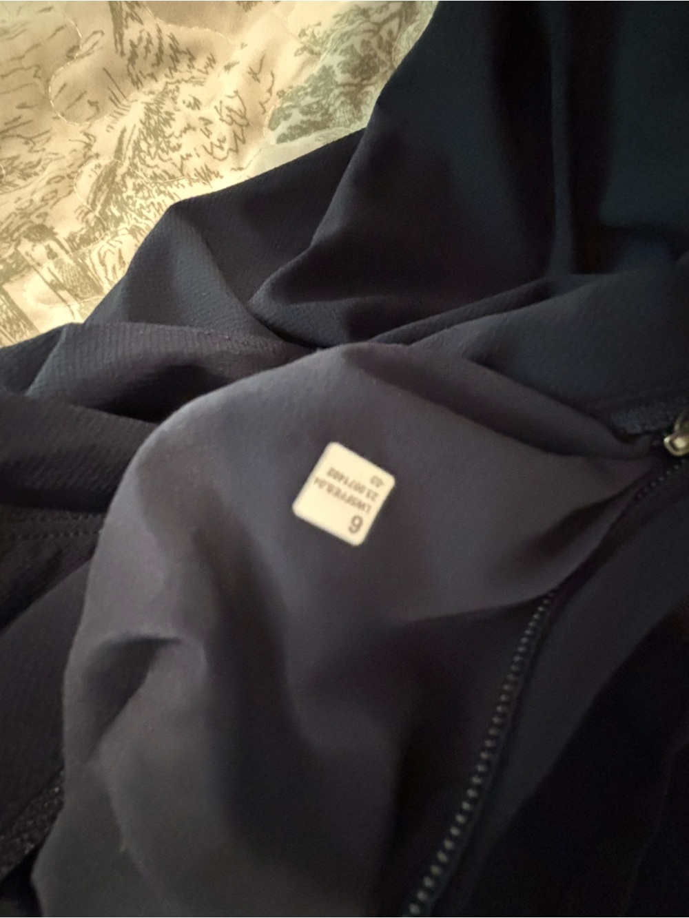 lululemon sz 6 License to Train Jogger True Navy gym fitness athleisure workout - Picture 6 of 16